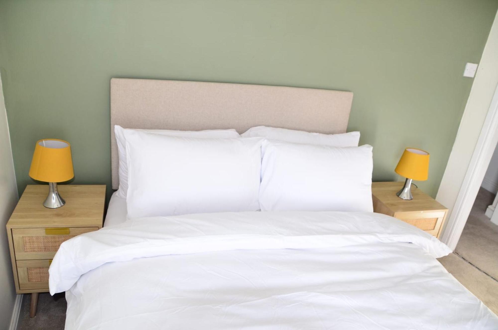 Blok 3 -Jacuzzi Suites, Apartment & Ensuite Rooms Blackpool Bagian luar foto