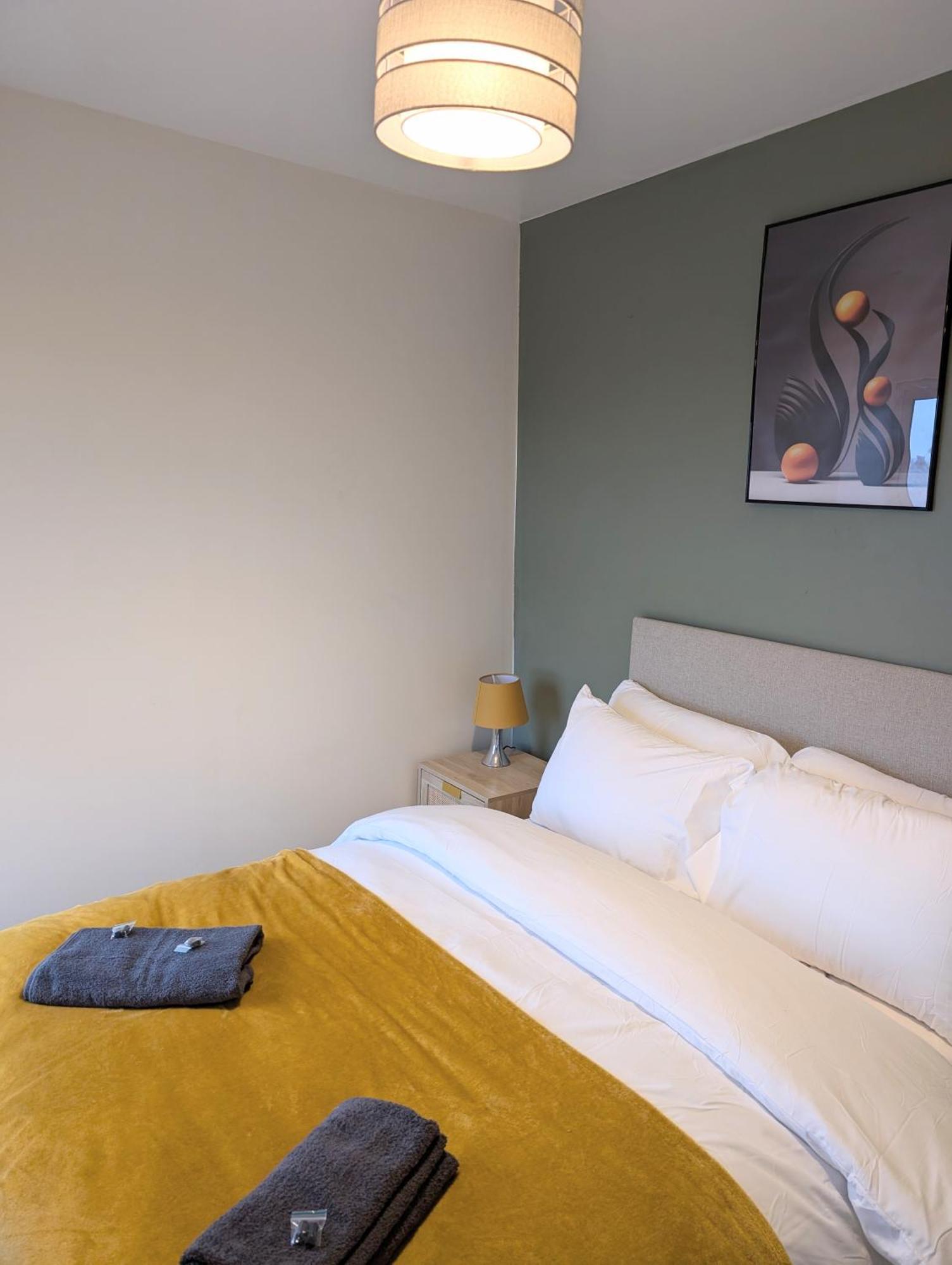 Blok 3 -Jacuzzi Suites, Apartment & Ensuite Rooms Blackpool Bagian luar foto