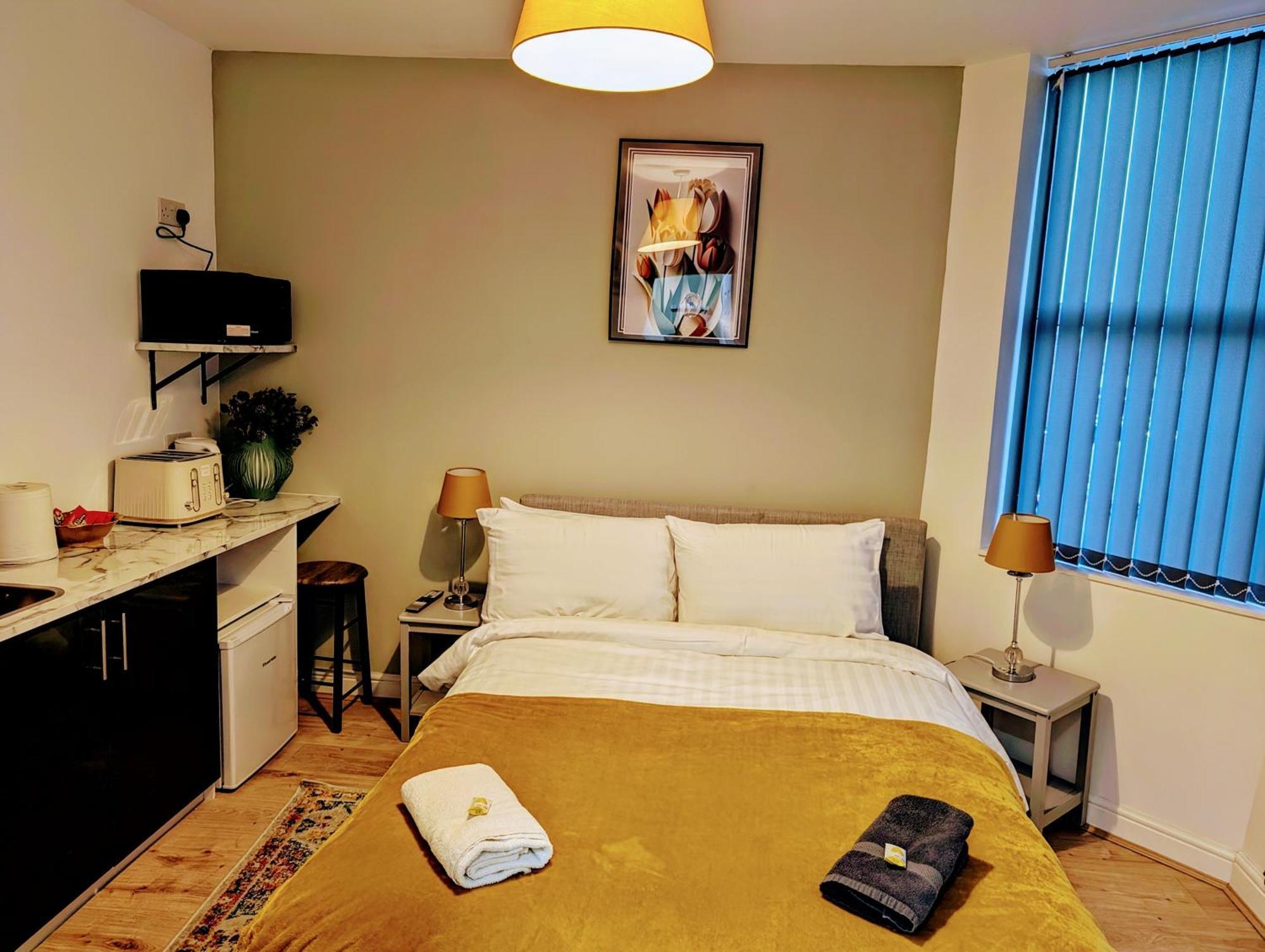 Blok 3 -Jacuzzi Suites, Apartment & Ensuite Rooms Blackpool Bagian luar foto