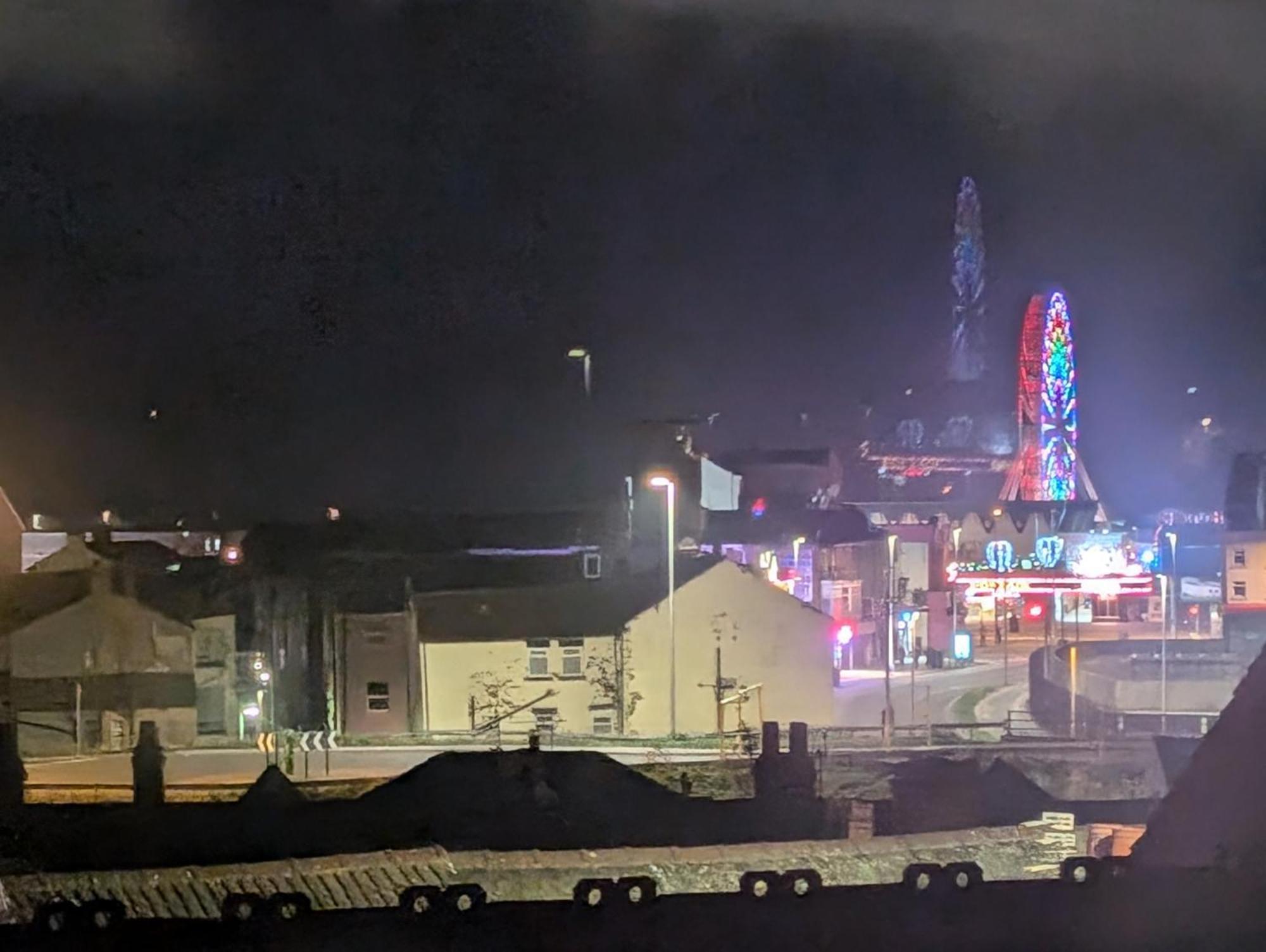 Blok 3 -Jacuzzi Suites, Apartment & Ensuite Rooms Blackpool Bagian luar foto