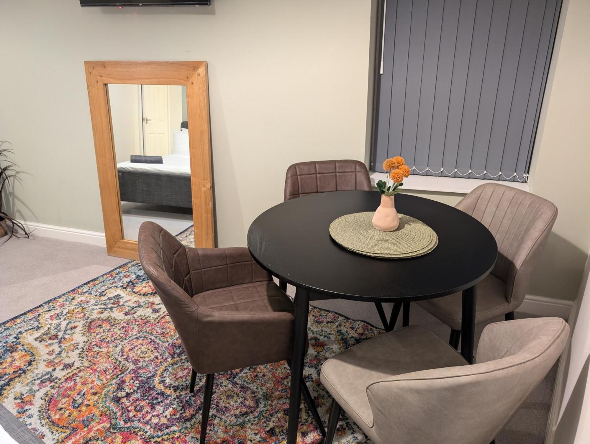 Blok 3 -Jacuzzi Suites, Apartment & Ensuite Rooms Blackpool Bagian luar foto