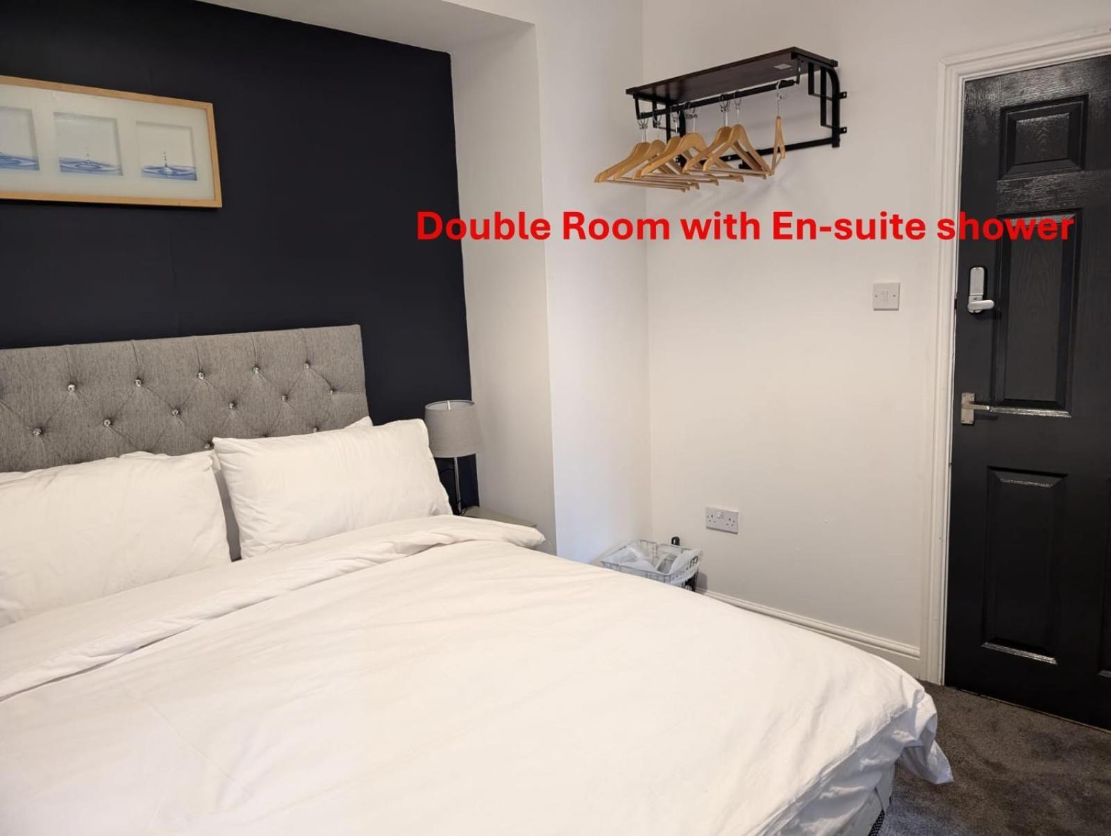 Blok 3 -Jacuzzi Suites, Apartment & Ensuite Rooms Blackpool Bagian luar foto