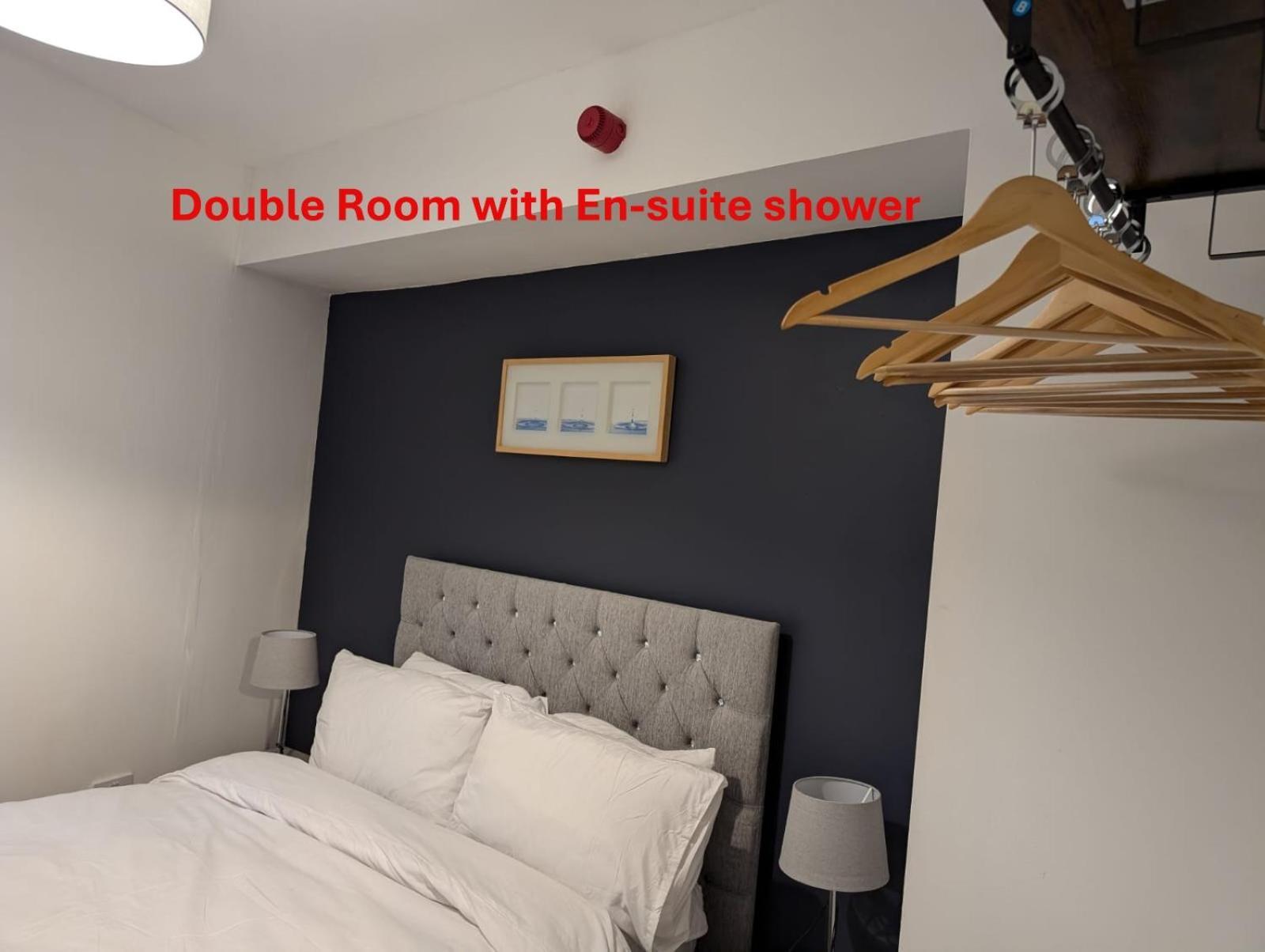 Blok 3 -Jacuzzi Suites, Apartment & Ensuite Rooms Blackpool Bagian luar foto