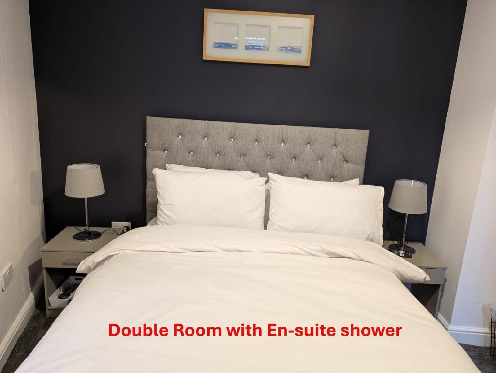 Blok 3 -Jacuzzi Suites, Apartment & Ensuite Rooms Blackpool Bagian luar foto