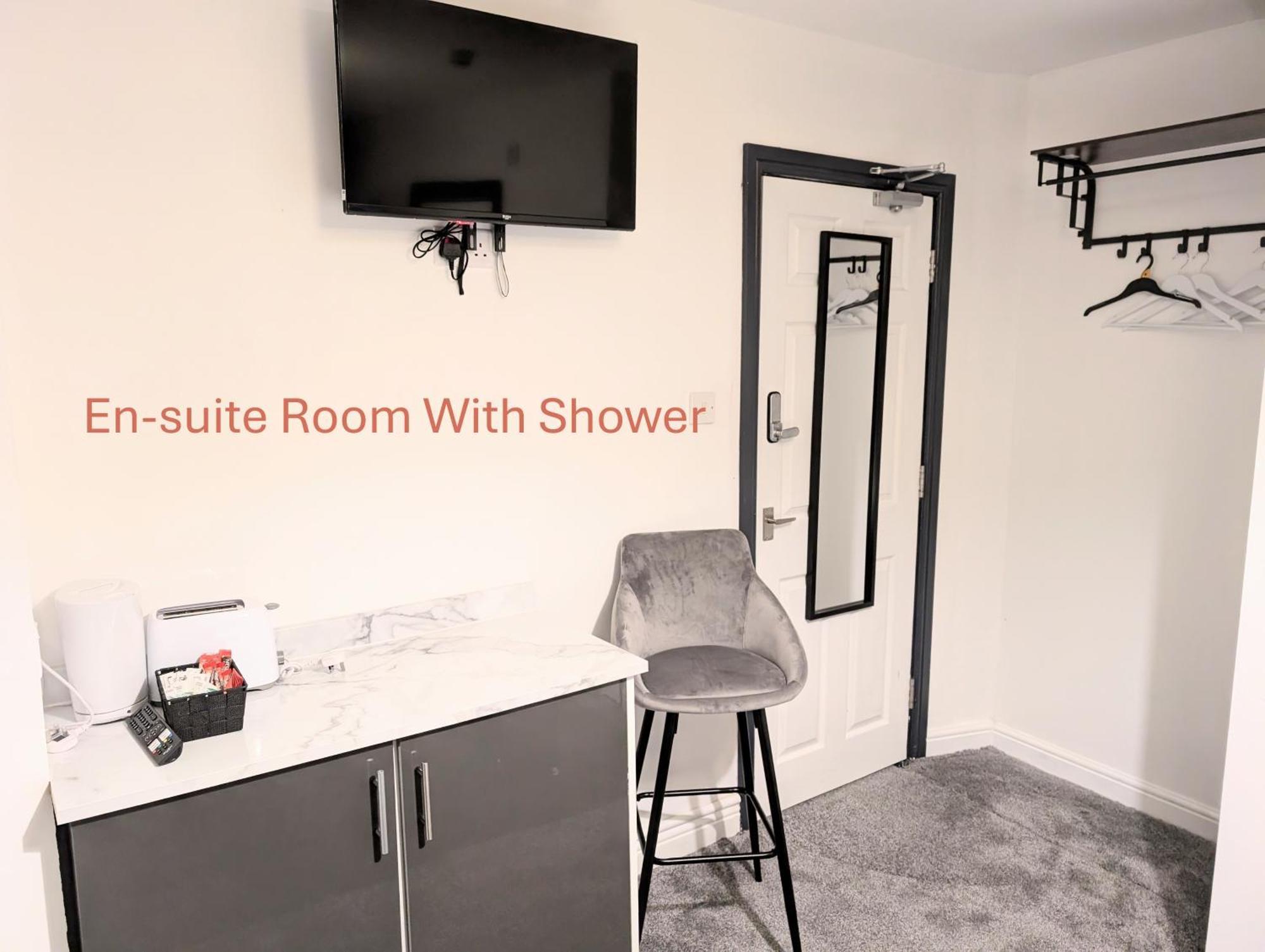 Blok 3 -Jacuzzi Suites, Apartment & Ensuite Rooms Blackpool Bagian luar foto