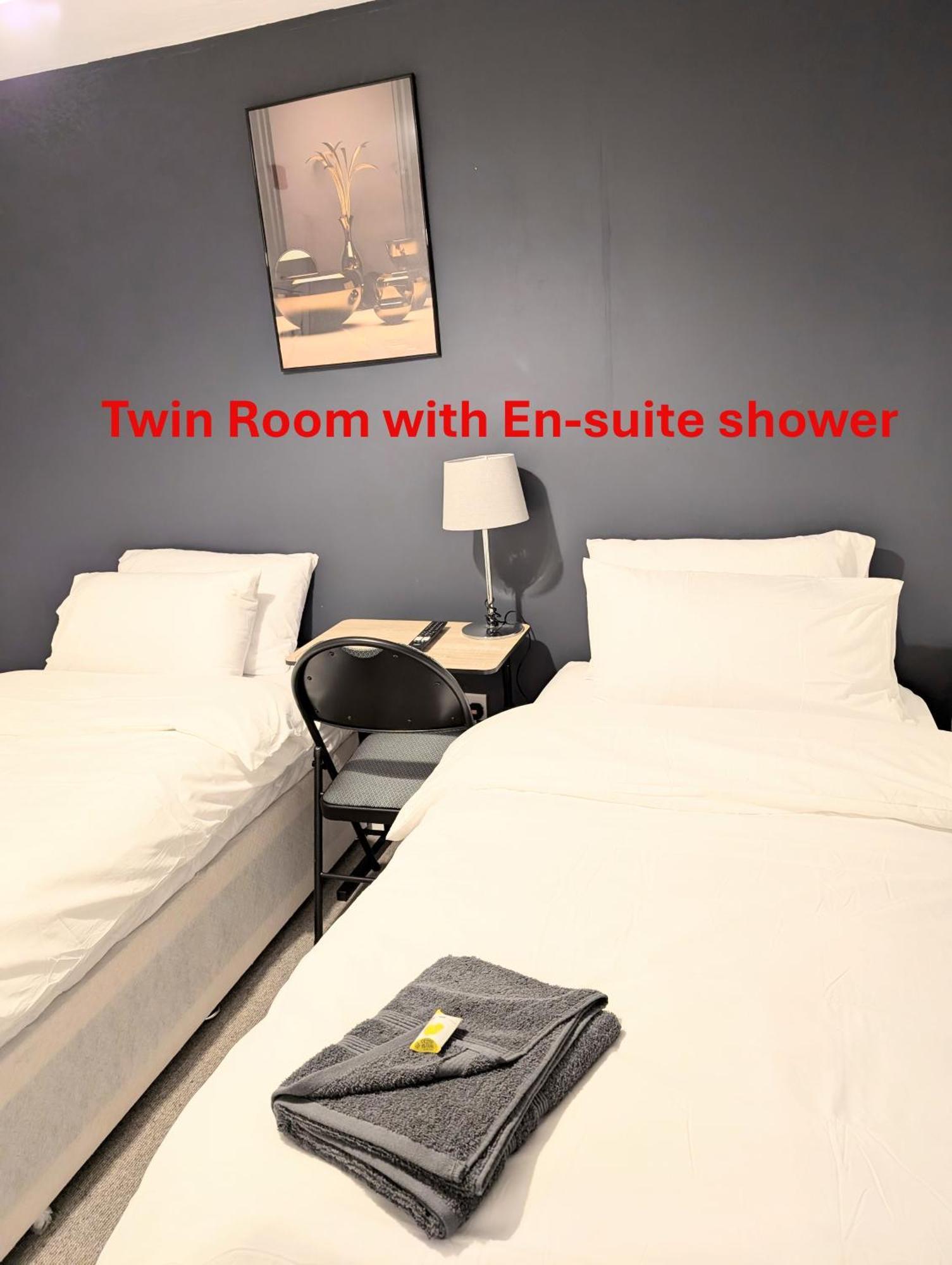 Blok 3 -Jacuzzi Suites, Apartment & Ensuite Rooms Blackpool Bagian luar foto
