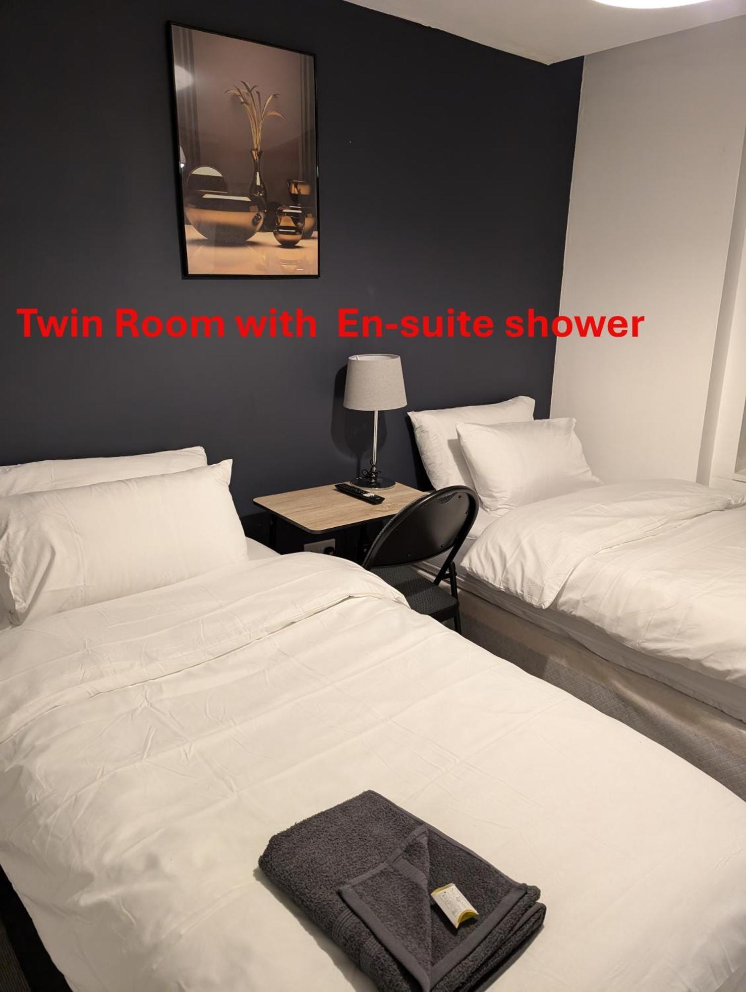 Blok 3 -Jacuzzi Suites, Apartment & Ensuite Rooms Blackpool Bagian luar foto